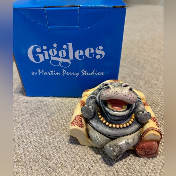 Harmony Kingdom Gigglees Chatterbox Hippo - Picture 2 of 4